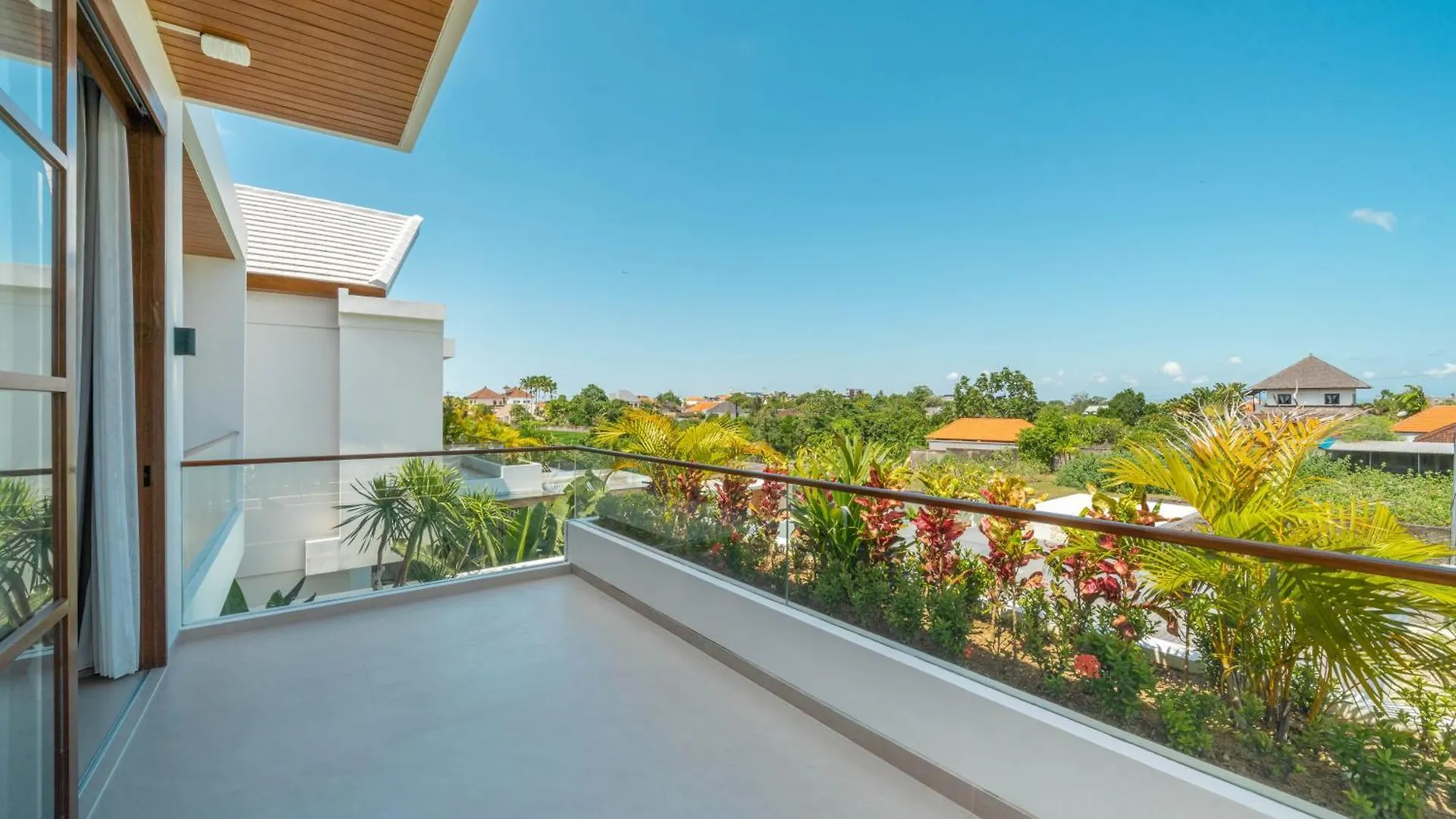 Umalas Escape - Premier 3Br Tropical Villa Steps From Canggu 0*,