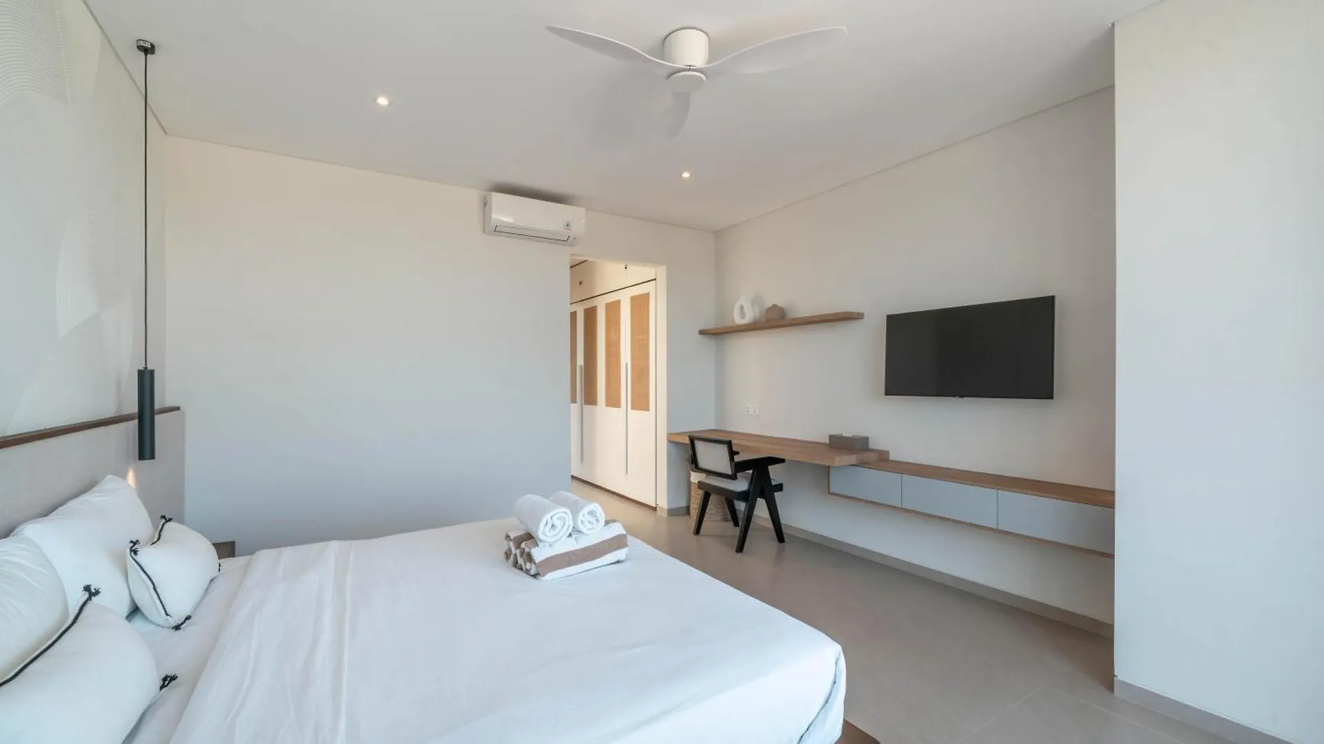 Umalas Escape - Premier 3Br Tropical Villa Steps From Canggu
