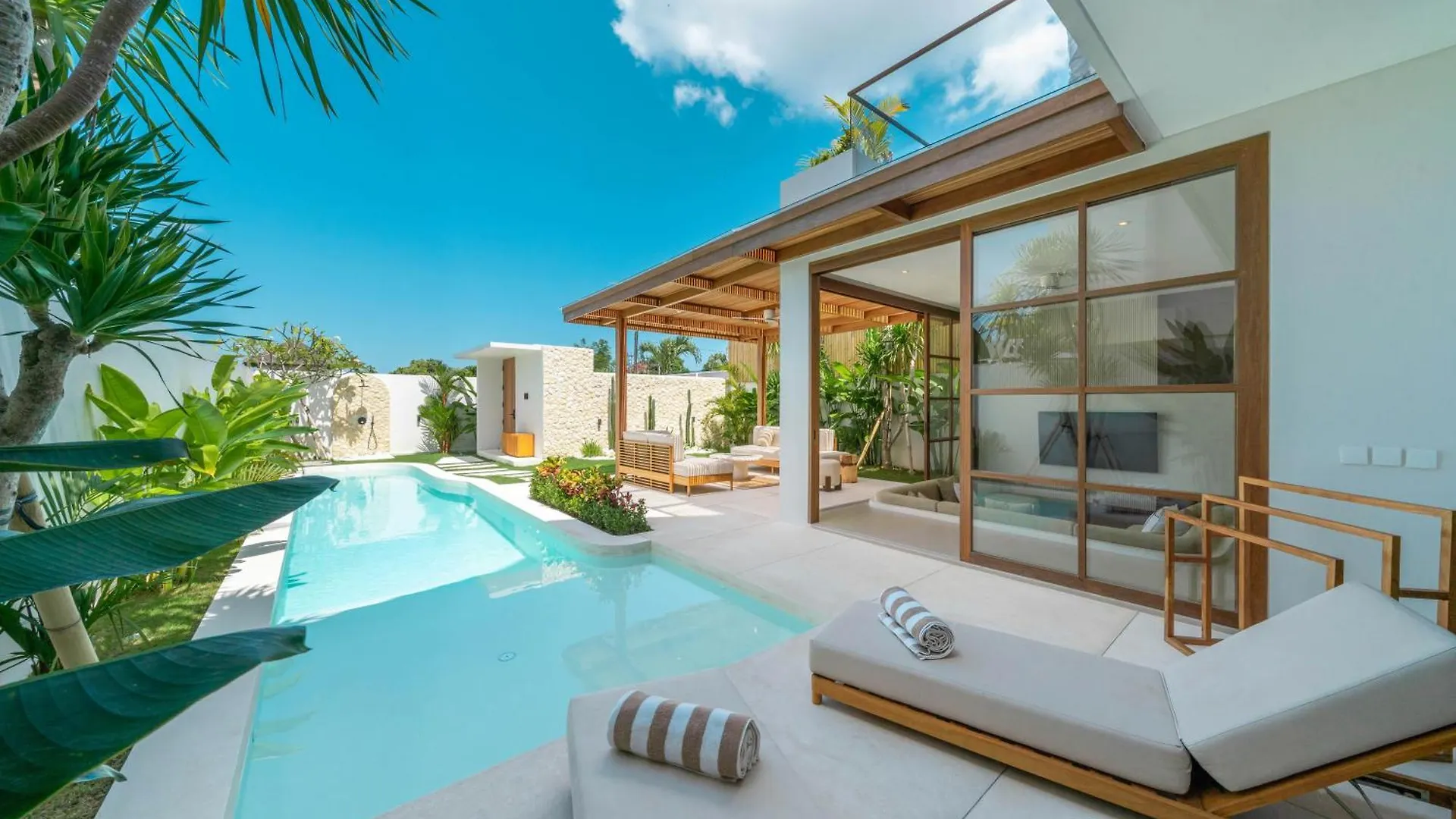 Umalas Escape - Premier 3Br Tropical Villa Steps From Canggu Canggu (Bali)