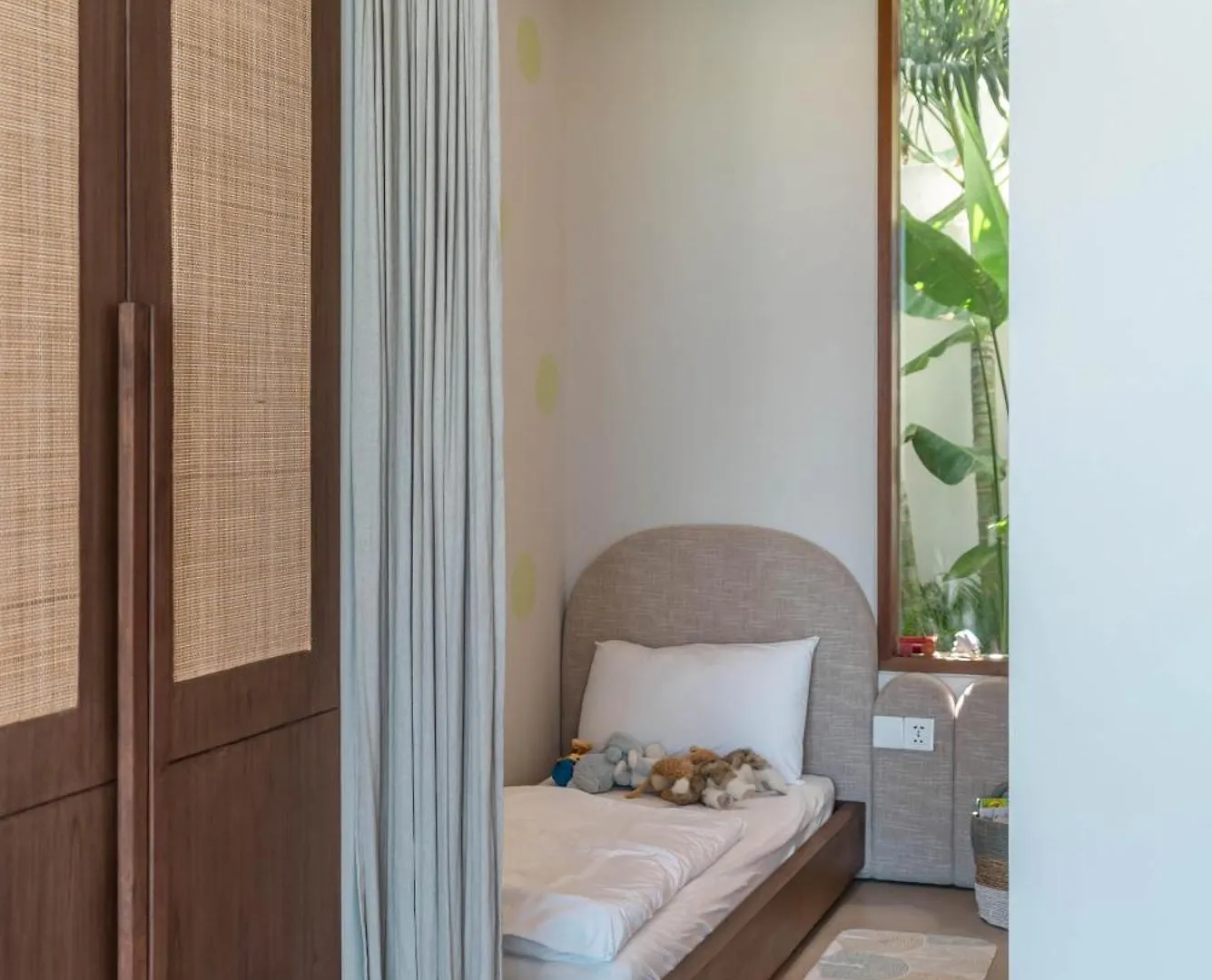 Umalas Escape - Premier 3Br Tropical Villa Steps From Canggu