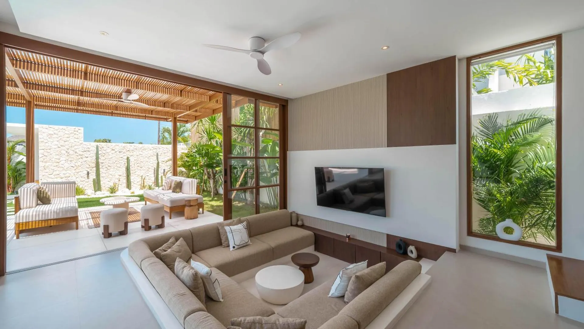 Umalas Escape - Premier 3Br Tropical Villa Steps From Canggu