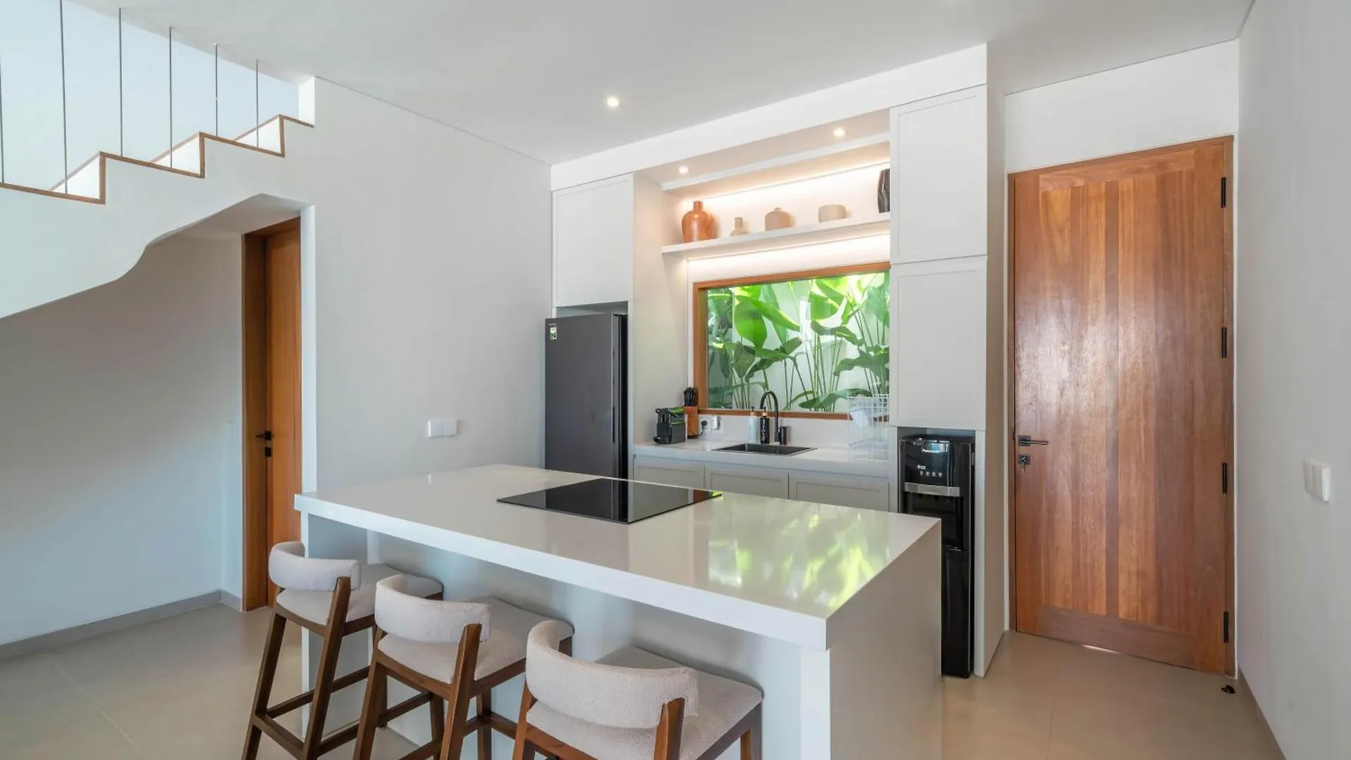 Umalas Escape - Premier 3Br Tropical Villa Steps From Canggu