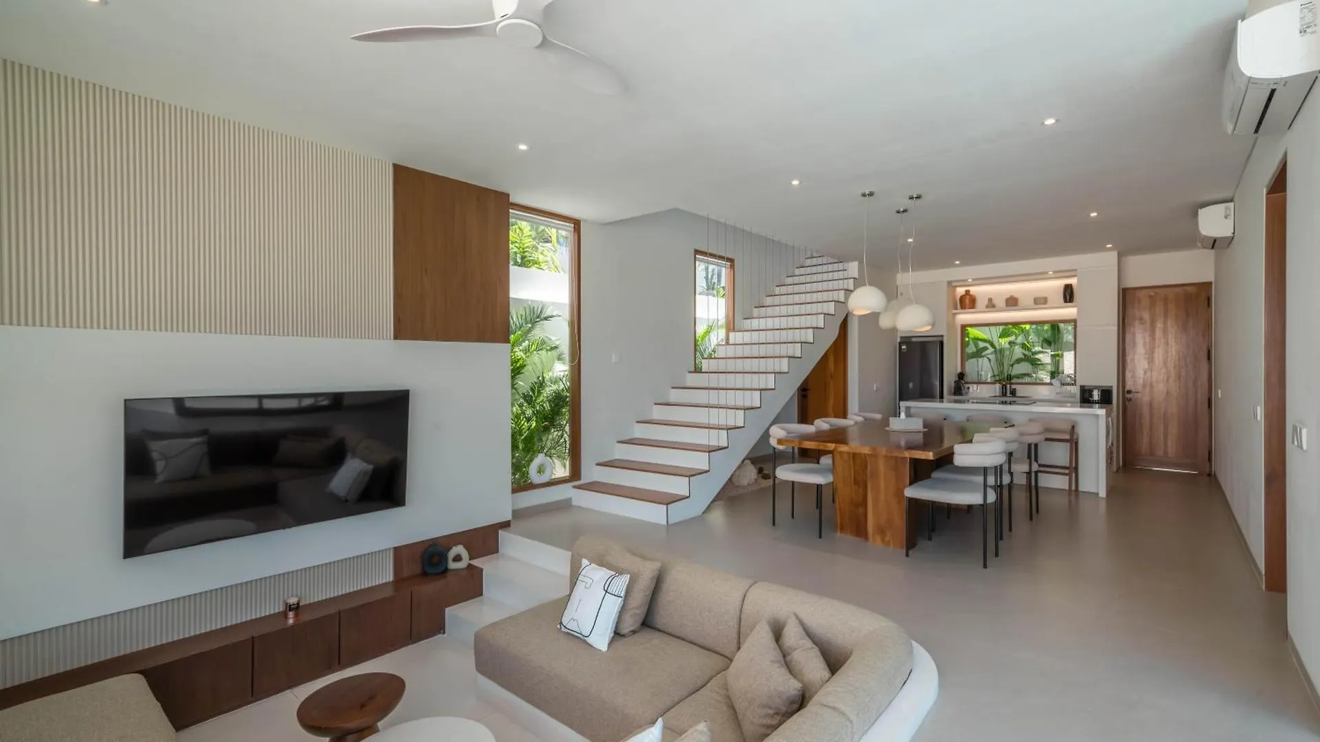 Umalas Escape - Premier 3Br Tropical Villa Steps From Canggu